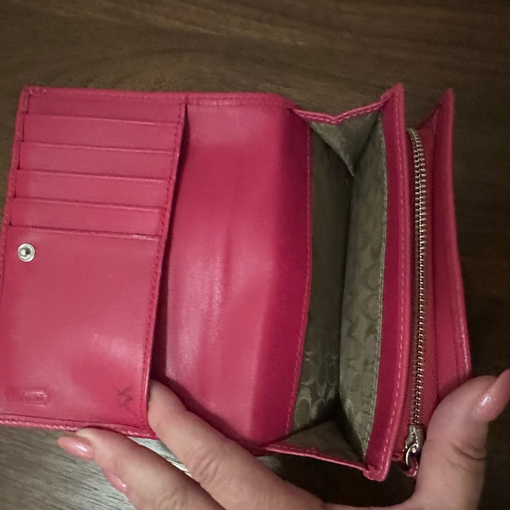 Coach SoHo pink tri fold wallet - Picture 2 of 5